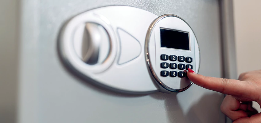 Jewelry Safe Cracking in Half Moon Bay, California